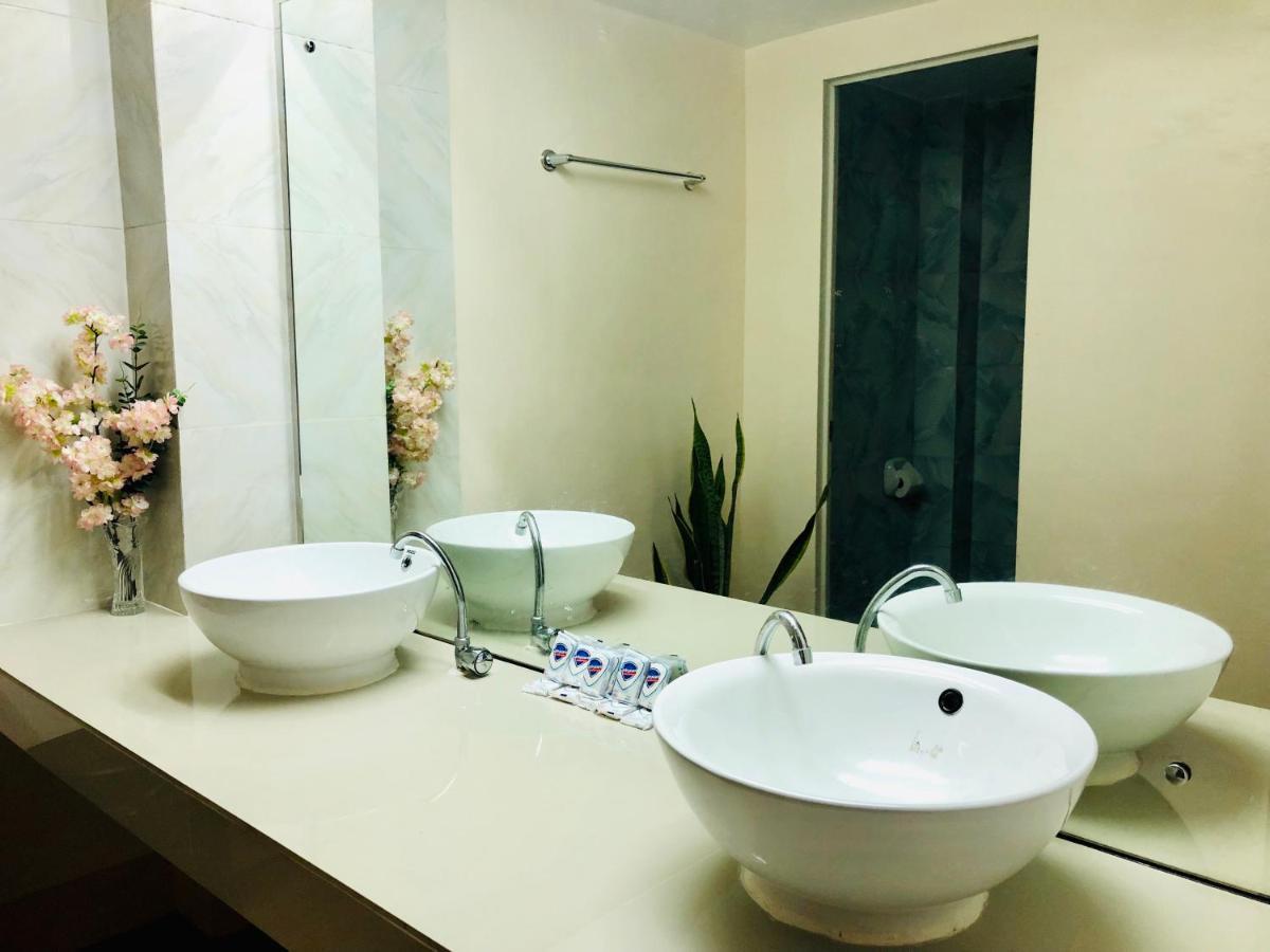 Havendwell Garden Resort Mambajao Exteriör bild